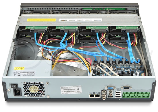 16 kanałowy rejestrator sieciowy BCS-NVR16085M z zamontowanymi 8 dyskami twardymi